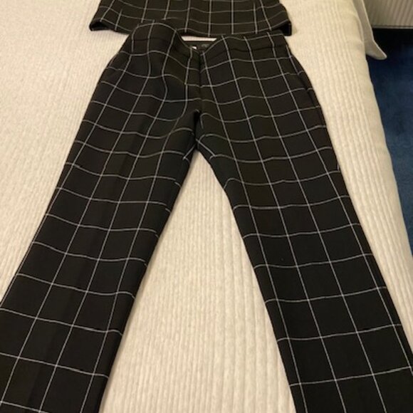 Ann Taylor B/W Windowpane Pants - Picture 4 of 4